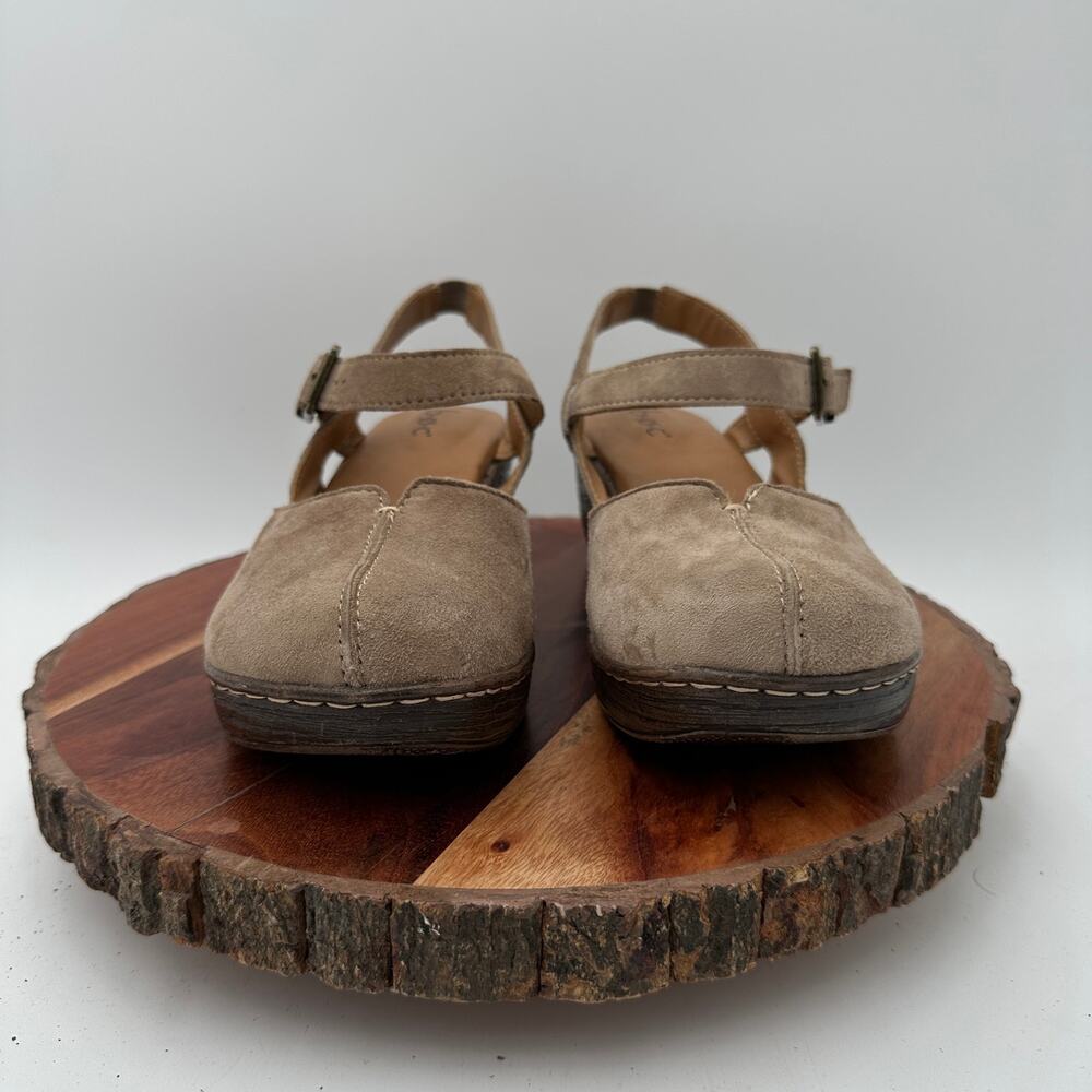 BOC Born Concept Low Heel Suede Clog Sandal Tan Beige Size 8 EUC Boho Coastal - Picture 4 of 11